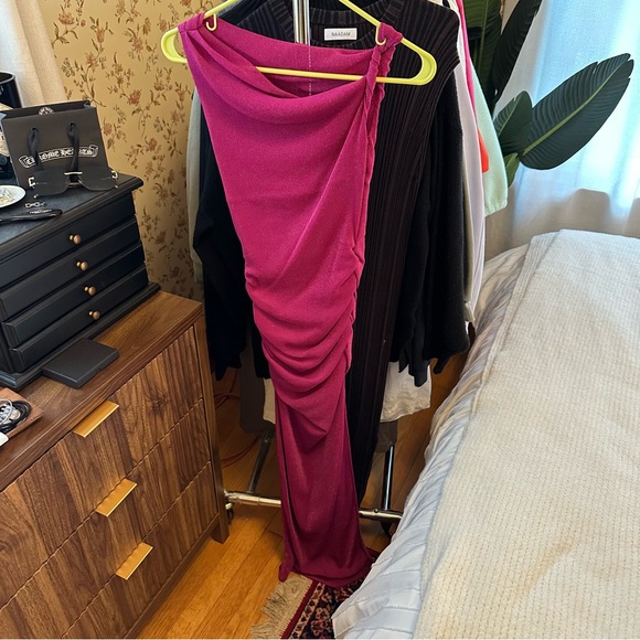 Runaway The Label Dresses & Skirts - Runaway the label fuschia midi sparkle dress sz S